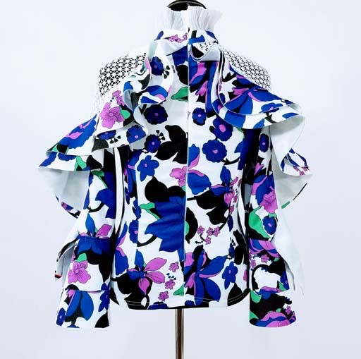 Fashion Terminal Scuba Print Top w Lace and Ruffled Desing on The Sleeve