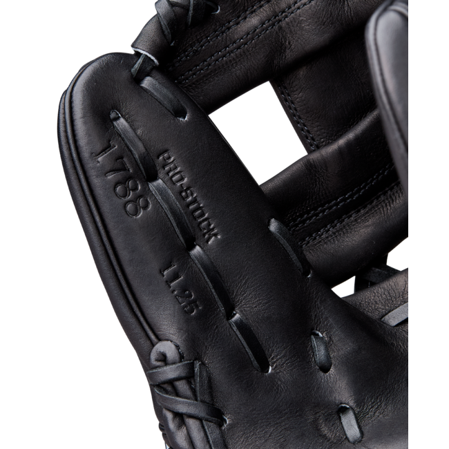 Wilson A2000 Classic Series 11.25" Infield Baseball Glove - WBW1041051125