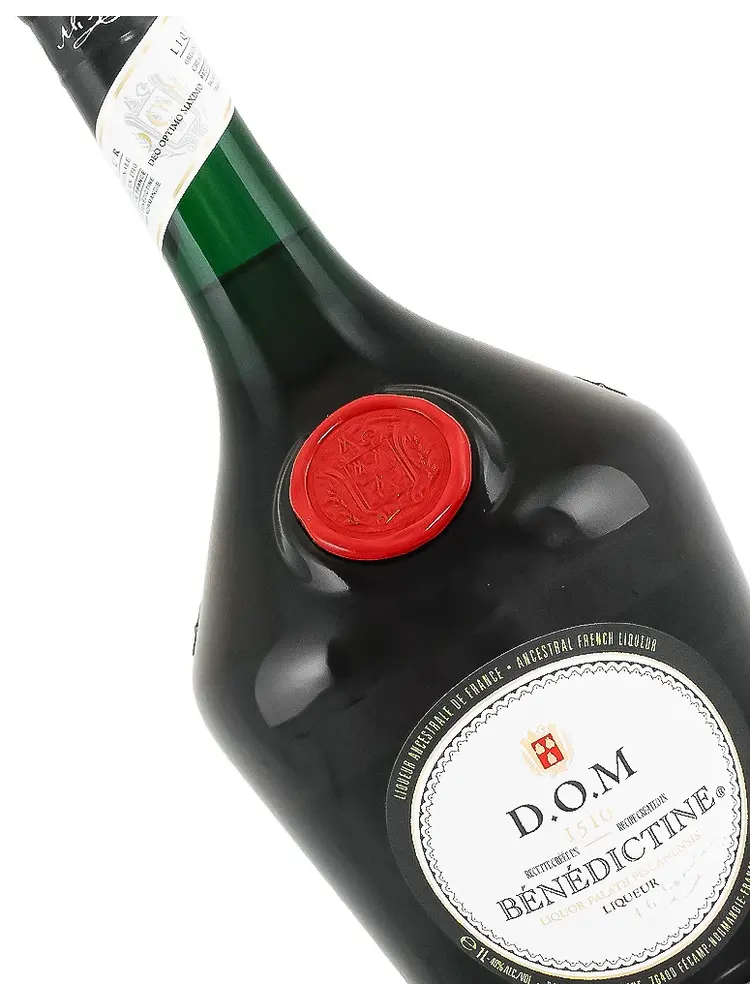 D.O.M. Benedictine Liqueur 1 Liter, France