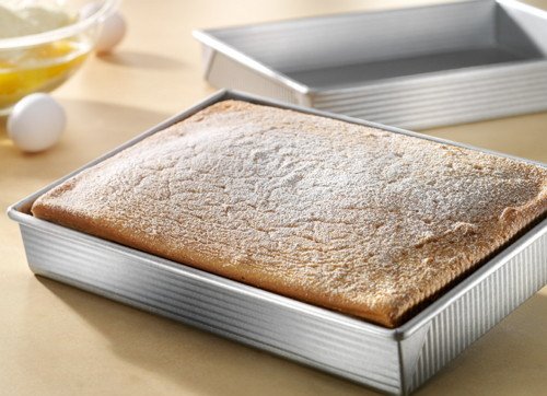 https://cdn.shoplightspeed.com/shops/607171/files/1236009/usa-pans-usa-pans-rectangular-cake-pan-13x9x225-in.jpg