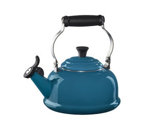 Le Creuset Classic Whistling Tea Kettle