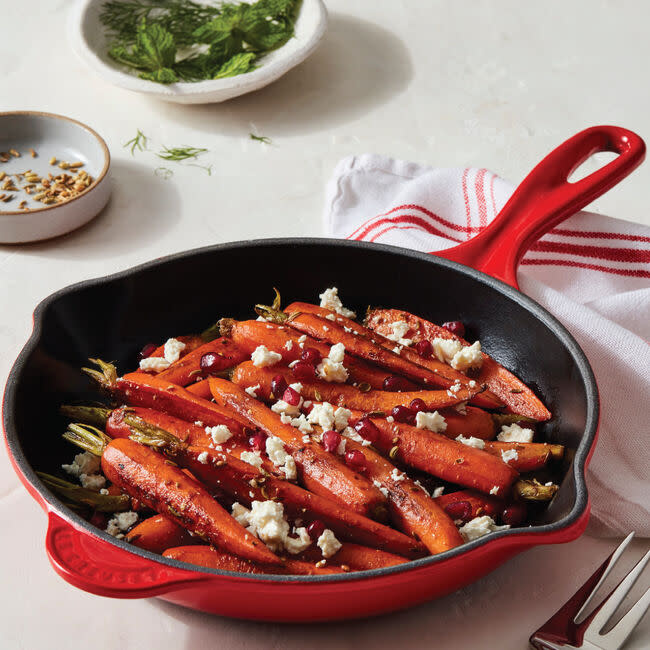 https://cdn.shoplightspeed.com/shops/607171/files/56835699/le-creuset-le-creuset-classic-skillet-9-inch-ceris.jpg