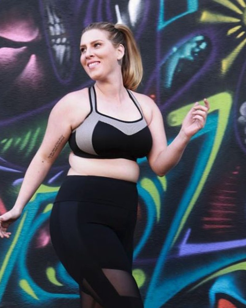 curvy couture sports bra