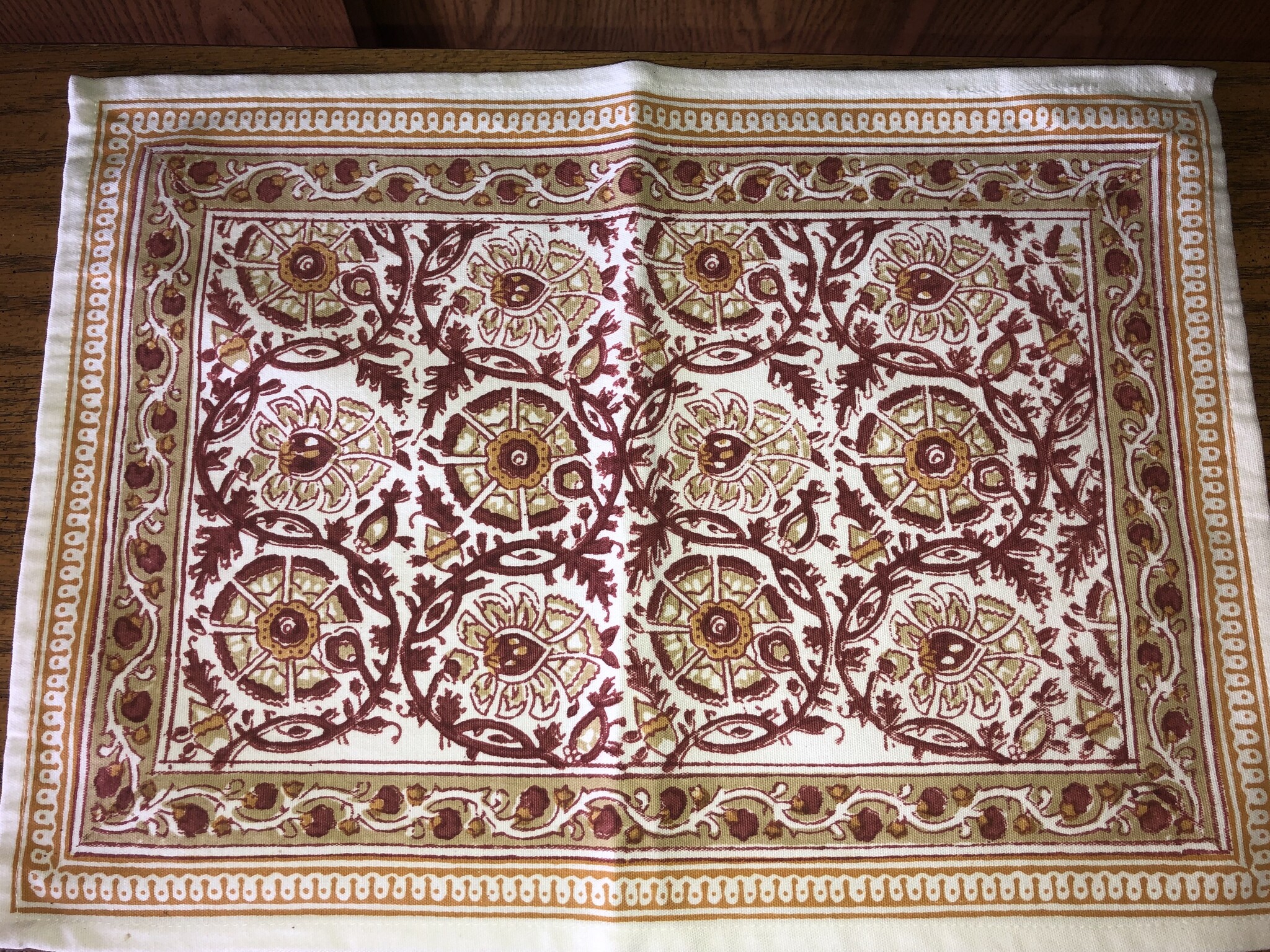 CLM Ent. Inc. Set of 2 Chloe Placemats in Gold/Brown/Red