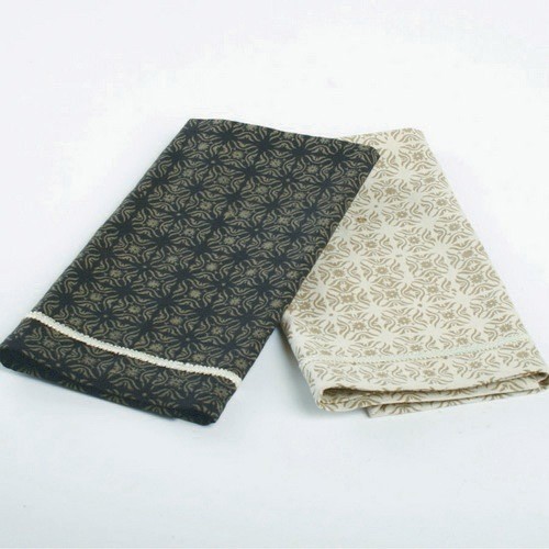TAG Set of 2 Black and Natural Guest Towels