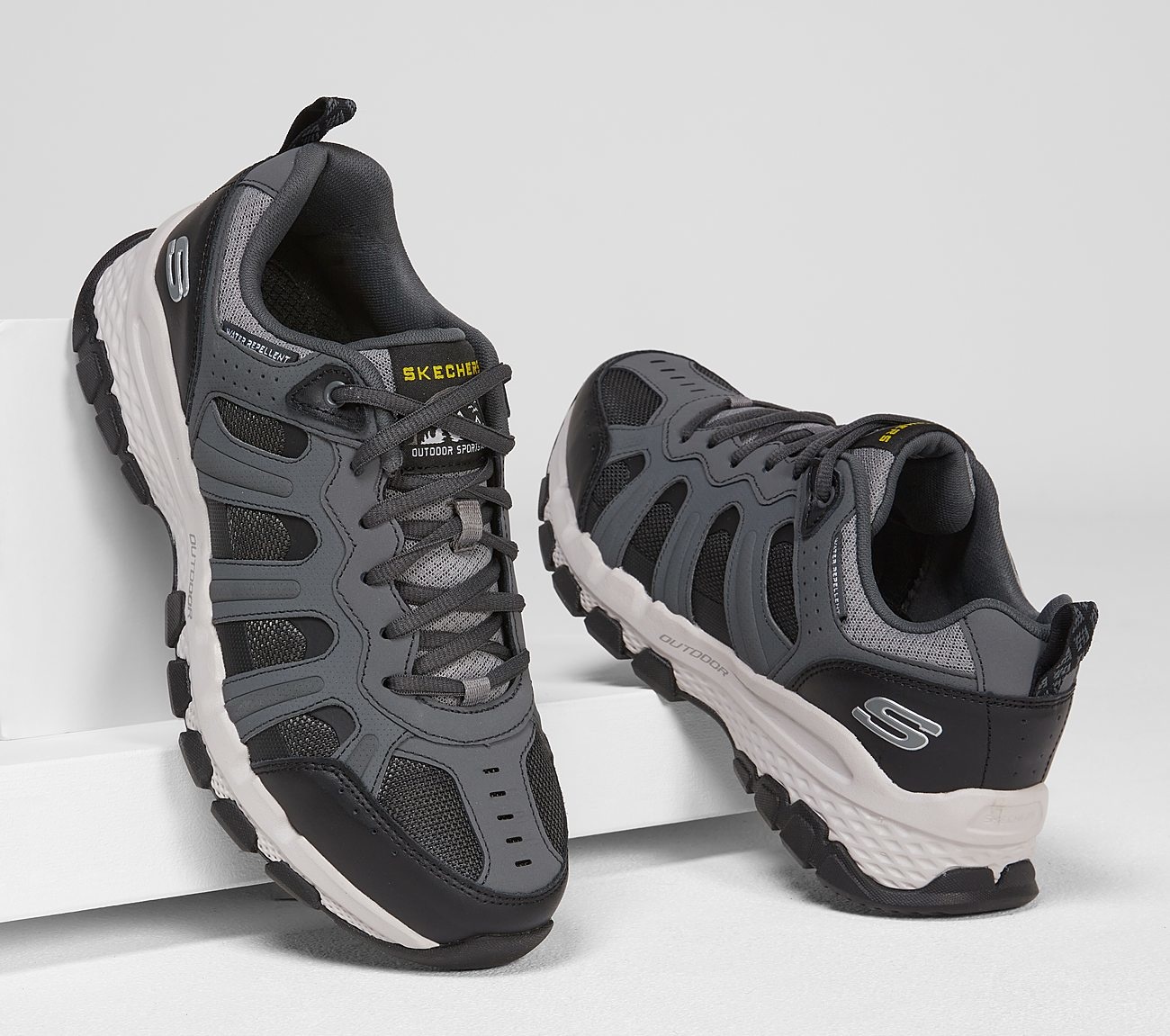 Skechers Relaxed Fit: Outland 2.0 
