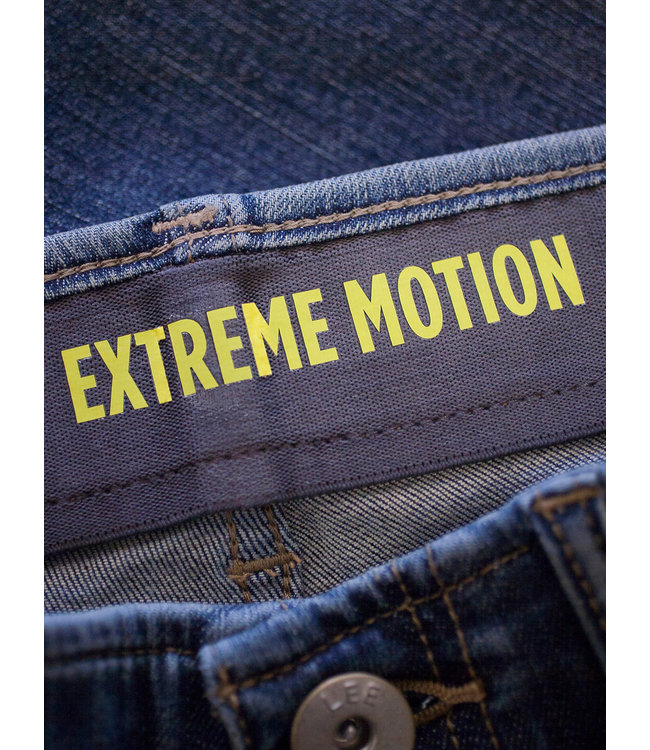 Lee Men's Extreme Motion Straight Fit Taper Leg Jeans 2015037