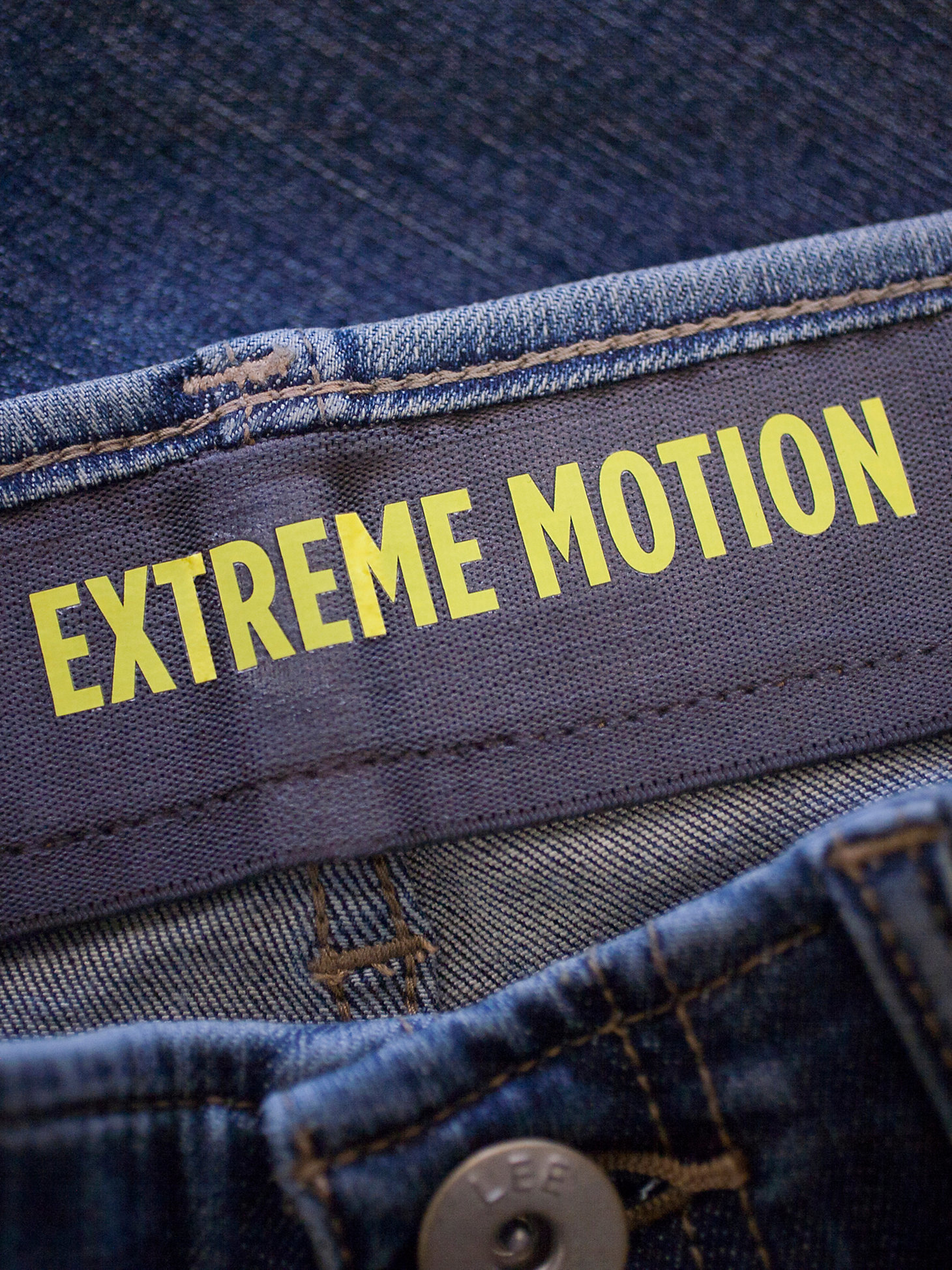 Lee Men's Extreme Motion Straight Fit Taper Leg Jeans - Traditions Clothing  & Gift Shop