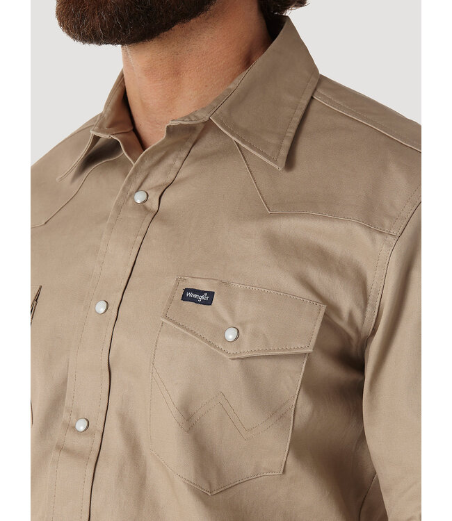 Wrangler Men's Cowboy Cut Firm Finish Long-Sleeve Western Snap Solid Work Shirt MS70319