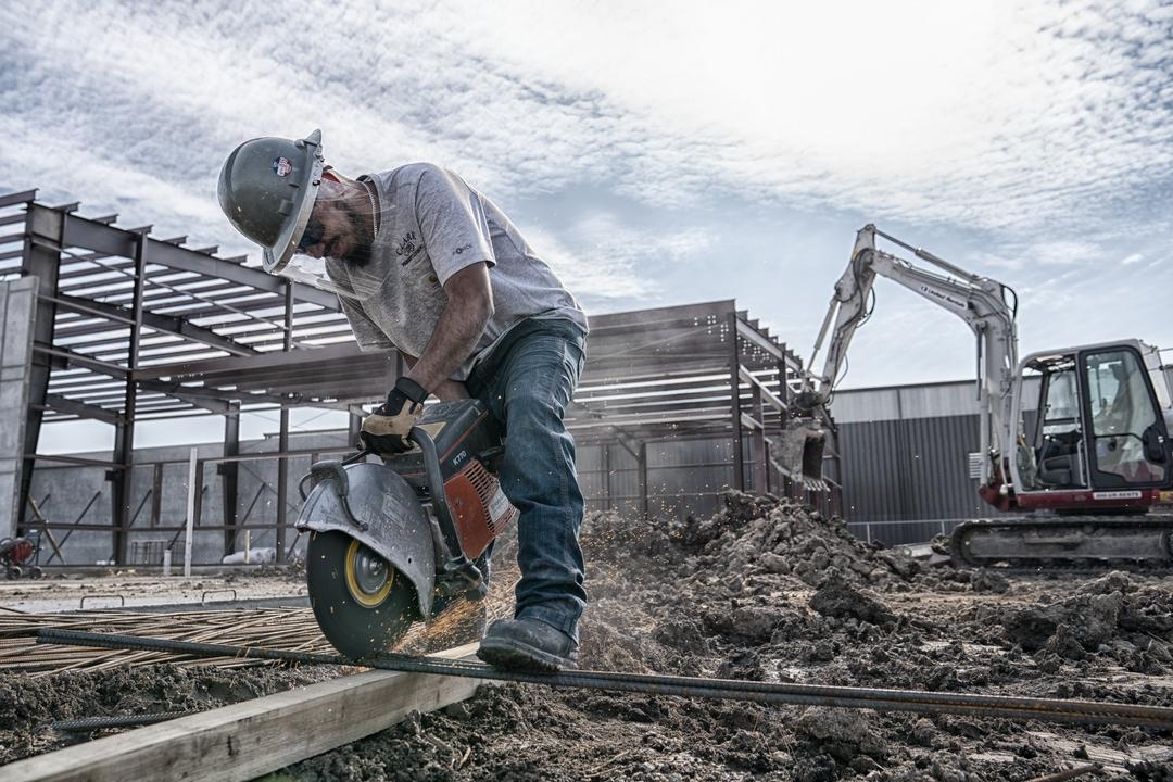 Top 10 Workwear Items You Need (Construction Worker's Checklist)