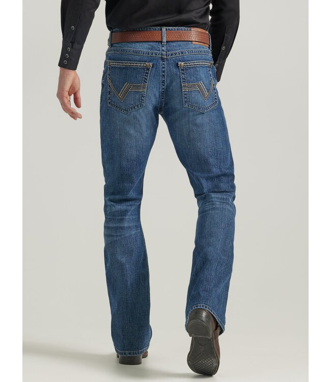 Wrangler Men's Rock 47 Slim Fit Bootcut Jean 112332646