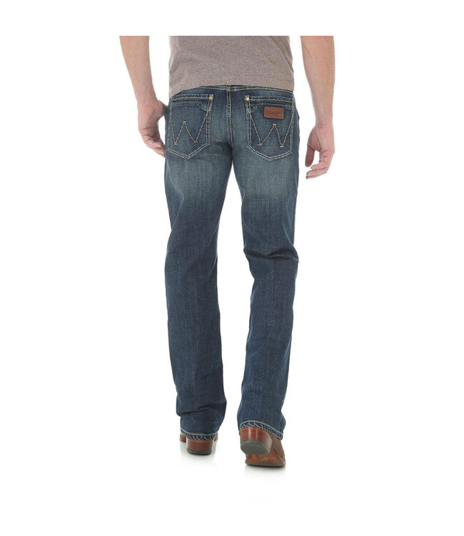 Wrangler Men's Retro Slim Fit Bootcut Jean WLT77LY