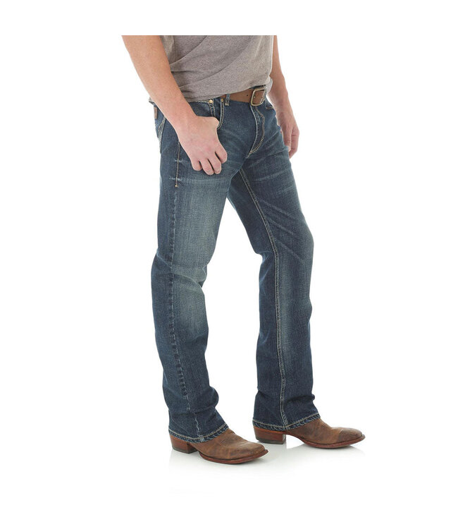 Wrangler Men's Retro Slim Fit Bootcut Jean WLT77LY