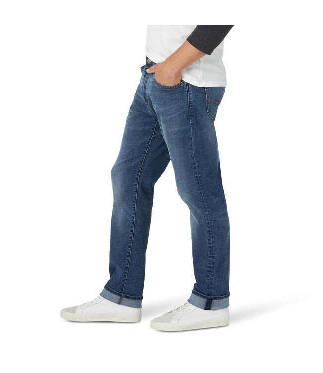 Lee Men's Extreme Motion Athletic Tapered Leg Jean 2015274