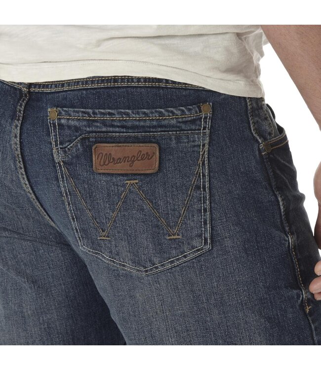 Wrangler Men's Retro Slim Fit Bootcut Jean WLT77LY