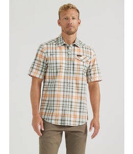 Wrangler Men's  ATG Asymmetric Zip Pocket Plaid Shirt 112346449