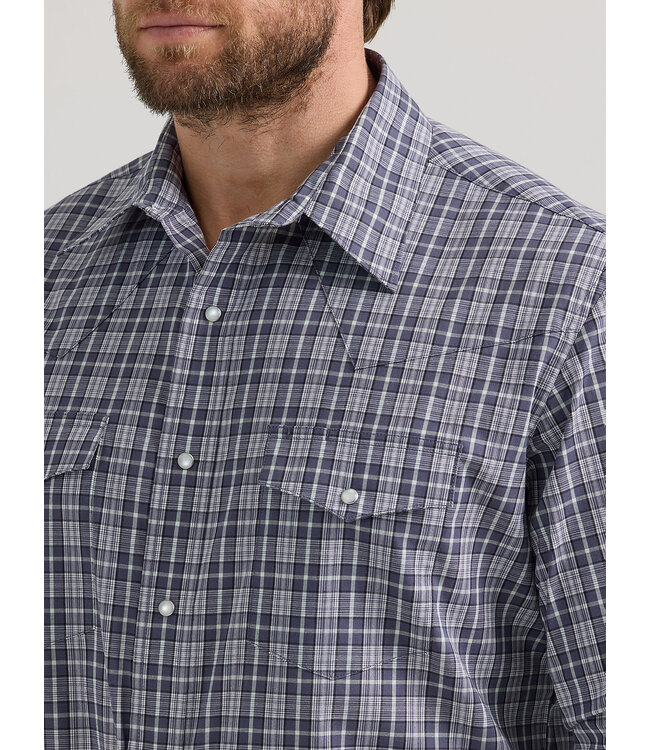 Wrangler Men's Wrinkle Resist Long-Sleeve Western Snap Plaid Shirt 112351594
