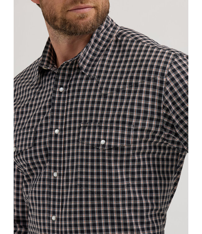 Wrangler Men's Wrinkle Resist Long-Sleeve Western Snap Plaid Shirt 112355370