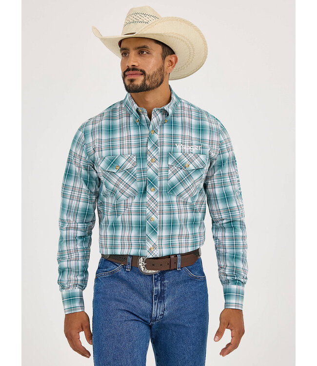 Wrangler Men's Logo Long-Sleeve Button Down Plaid Shirt 112359469