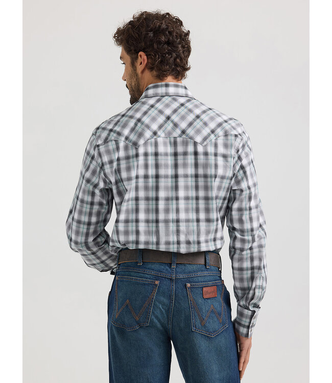 Wrangler Men's Retro Long-Sleeve Sawtooth Snap Pocket Western Shirt 112359585