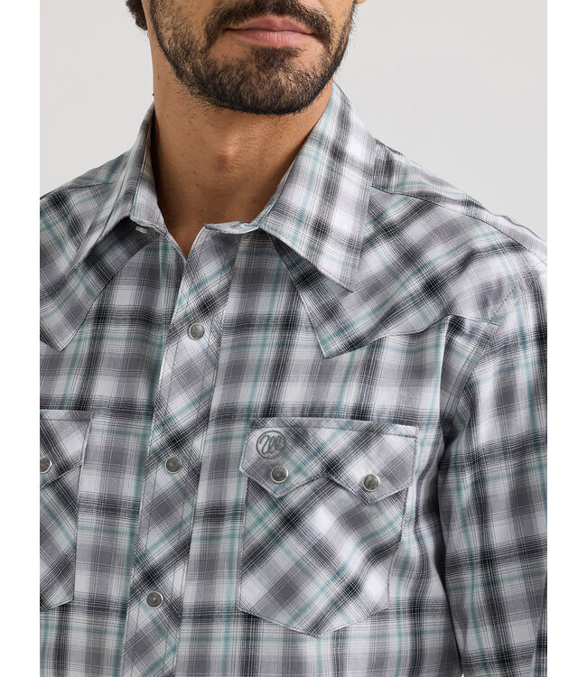 Wrangler Men's Retro Long-Sleeve Sawtooth Snap Pocket Western Shirt 112359585