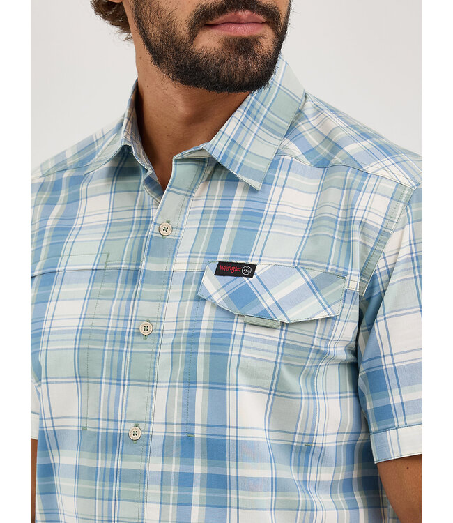 Wrangler Men's ATG Cedar Zip Pocket Plaid Shirt 112361440