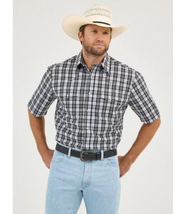 Wrangler Men's Wrinkle Resist Short-Sleeve Western Snap Plaid Shirt 112359509