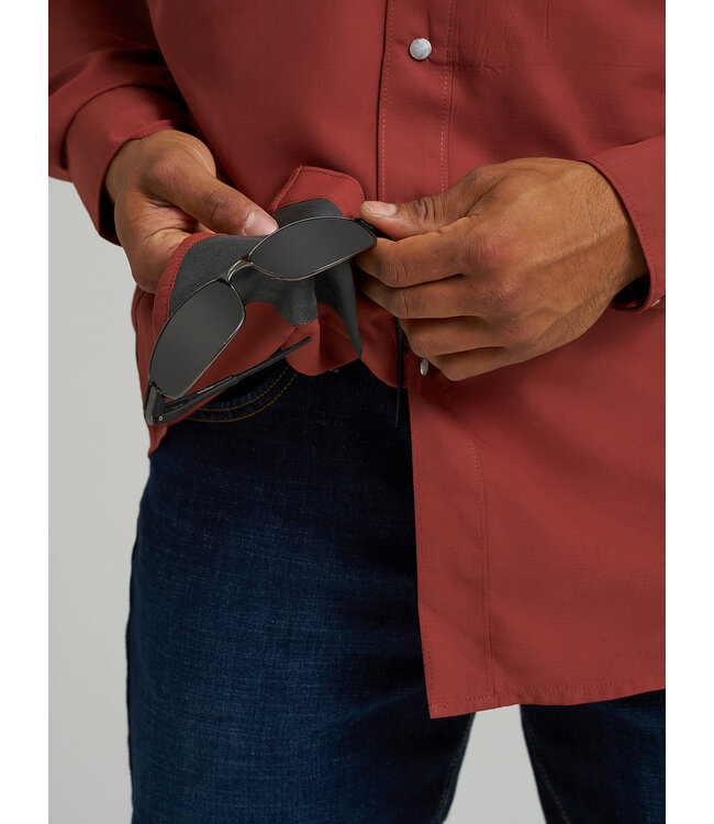 Wrangler Men's Performance Snap Long-Sleeve Solid Shirt 112368050