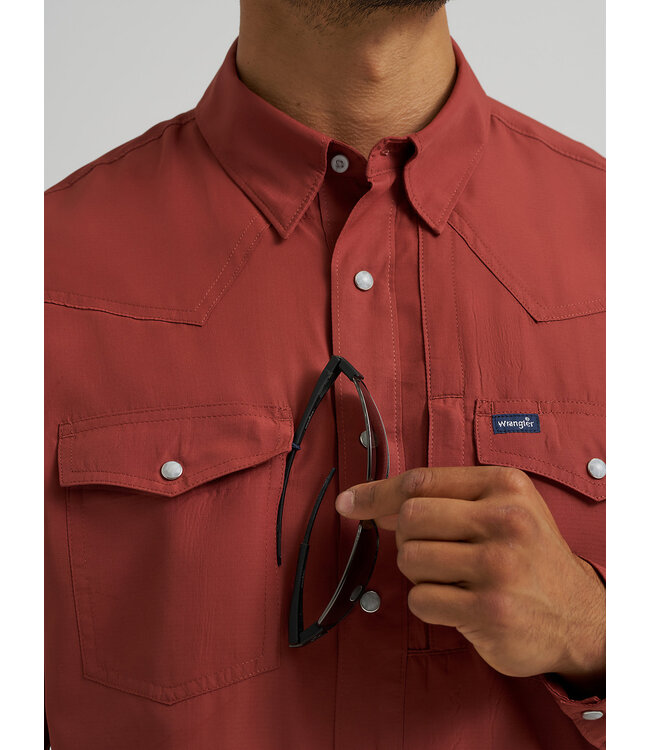 Wrangler Men's Performance Snap Long-Sleeve Solid Shirt 112368050