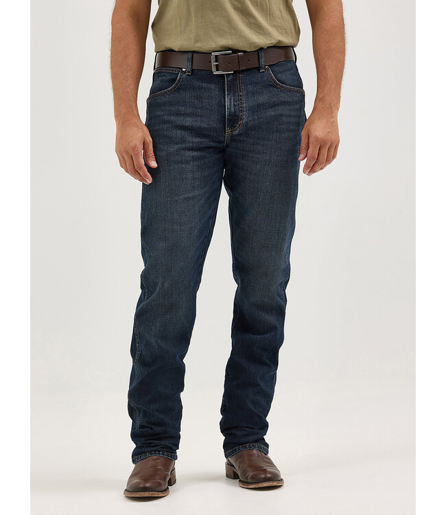 Wrangler Men's Retro Slim Fit Straight Leg Jean 112367881