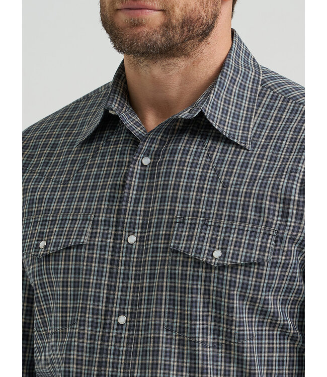 Wrangler Men's Wrinkle Resist Long-Sleeve Western Snap Plaid Shirt 112369399