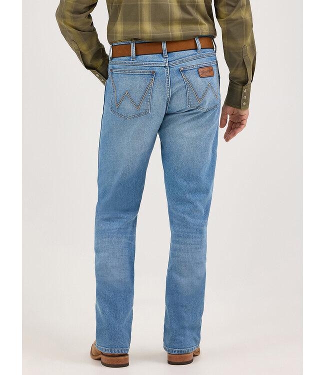 Wrangler Men's Retro Slim Fit Bootcut Jean 112370695
