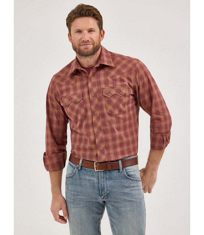 Wrangler Men's Retro Long-Sleeve Sawtooth Snap Pocket Western Shirt 112369550