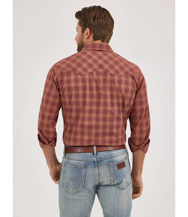 Wrangler Men's Retro Long-Sleeve Sawtooth Snap Pocket Western Shirt 112369550