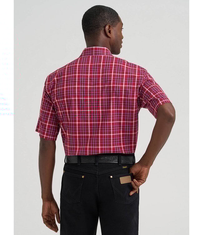 Wrangler Men's Wrinkle Resist Short-Sleeve Western Snap Plaid Shirt 112374878