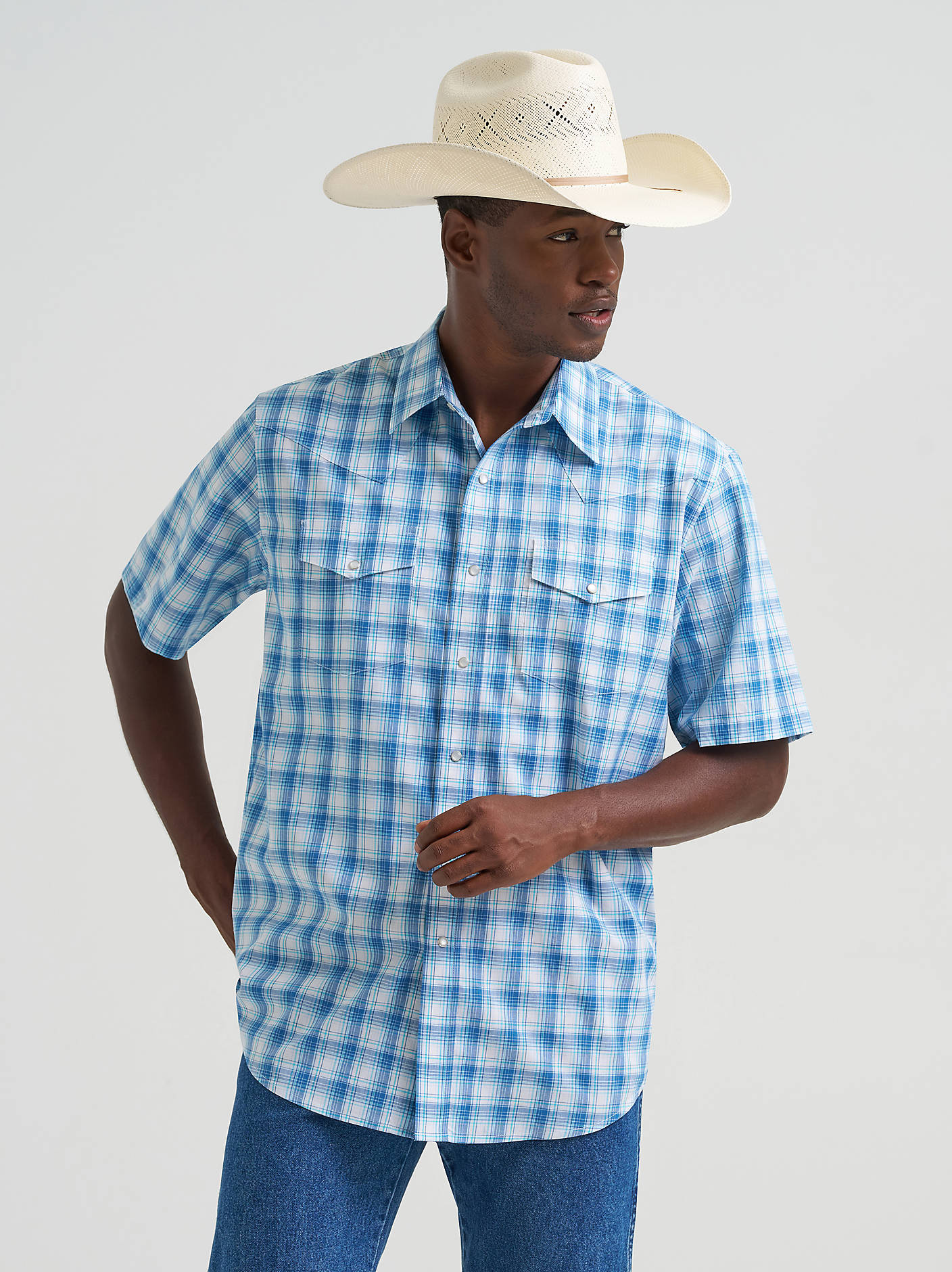 112379030 Wrangler Men's Wrinkle Resist Short Sleeve Snap Shirt - Blue Prep main image 0