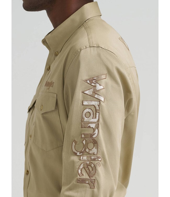 Wrangler Men's Logo Long-Sleeve Button Down Solid Shirt 112374859