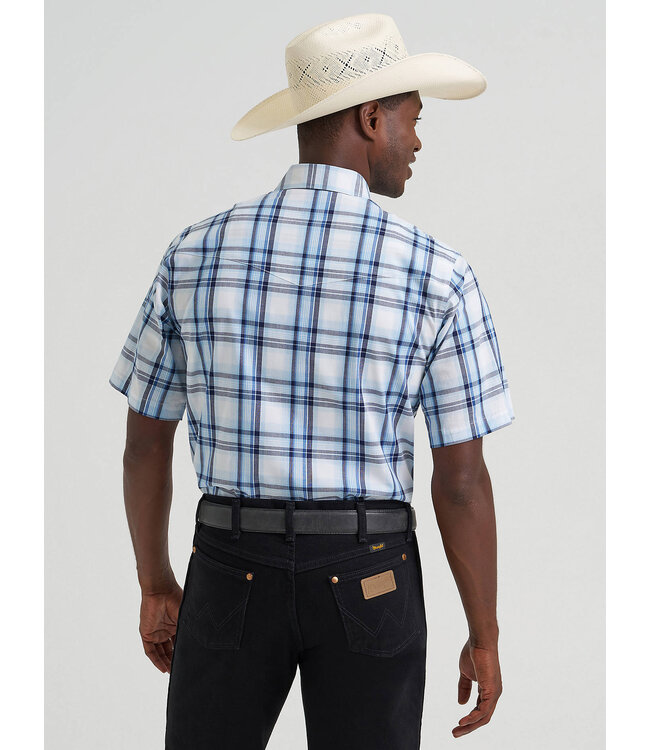 Wrangler Men's Wrinkle Resist Short-Sleeve Western Snap Plaid Shirt 112379030