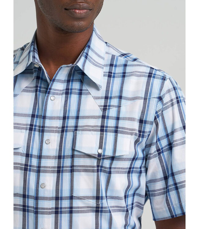 Wrangler Men's Wrinkle Resist Short-Sleeve Western Snap Plaid Shirt 112379030