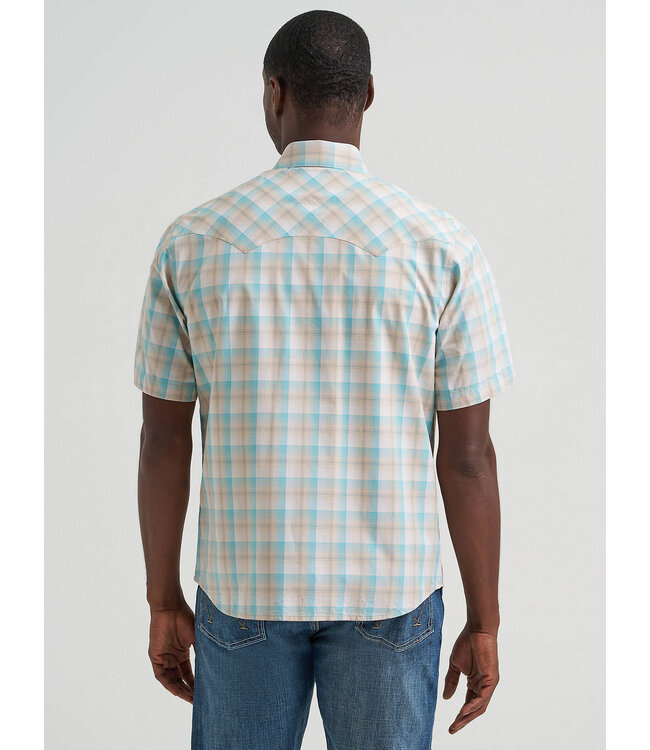 Wrangler Men's Retro Short-Sleeve Sawtooth Pocket Western Snap Shirt 112378930
