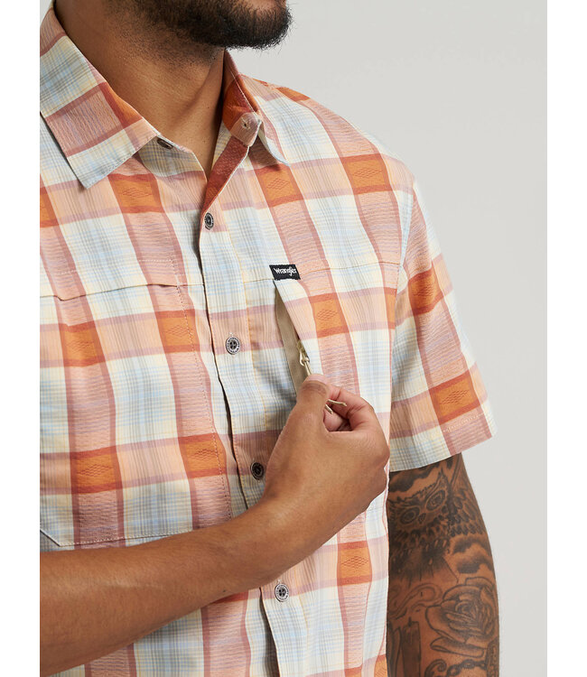 Wrangler Men's All Terrain Gear Hike to Fish Shirt 112375102