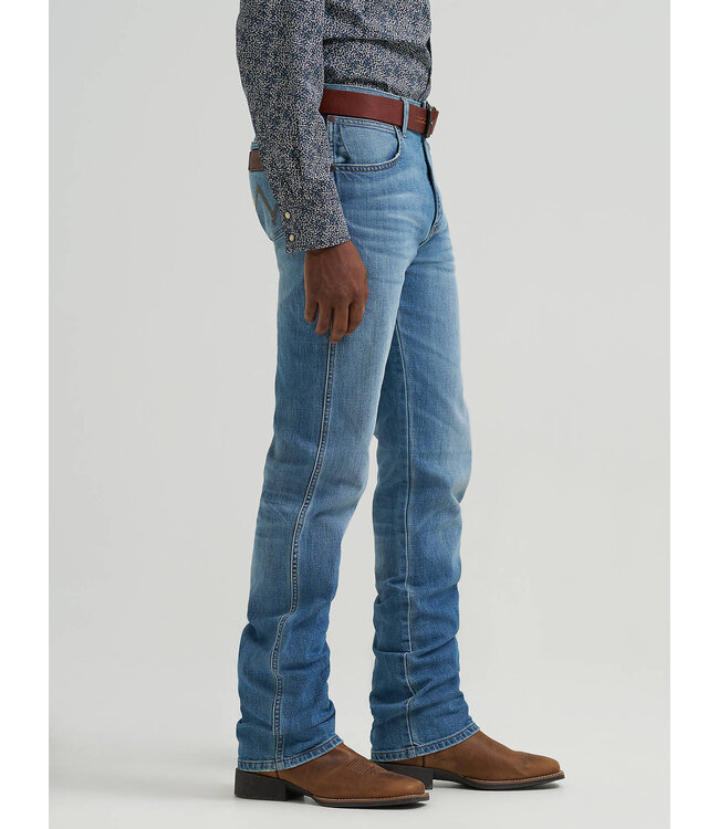 Wrangler Men's Wrangler Retro Slim Fit Straight Leg Jean 112381601
