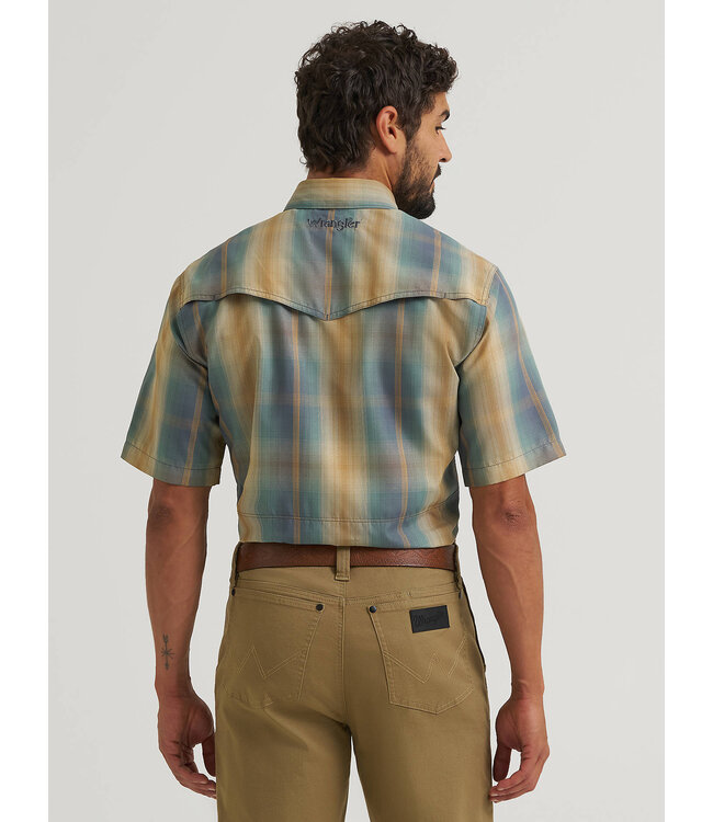 Wrangler Men's All Terrain Gear Performance Plaid Shirt 112382381