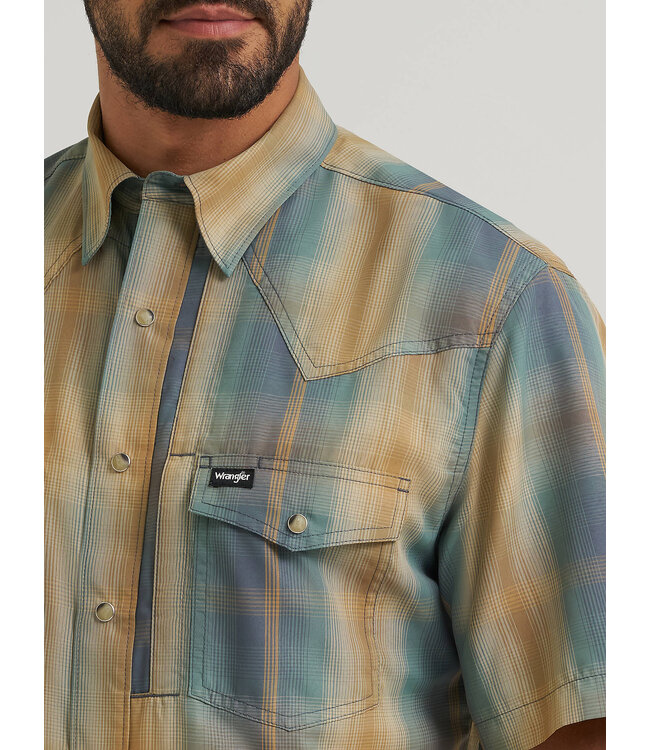 Wrangler Men's All Terrain Gear Performance Plaid Shirt 112382381