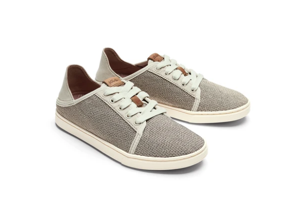 olukai sneaker