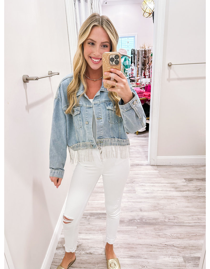 How do I wear a white denim jacket? | Stitch Fix Style