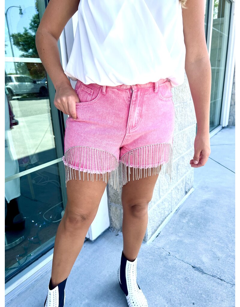 Running Away Distressed Medium Wash Denim Shorts – Pink Lily