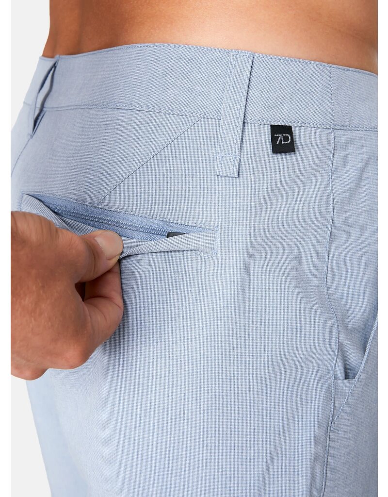 7 Diamonds 7 Diamonds Momentum Hybrid Short Light Blue