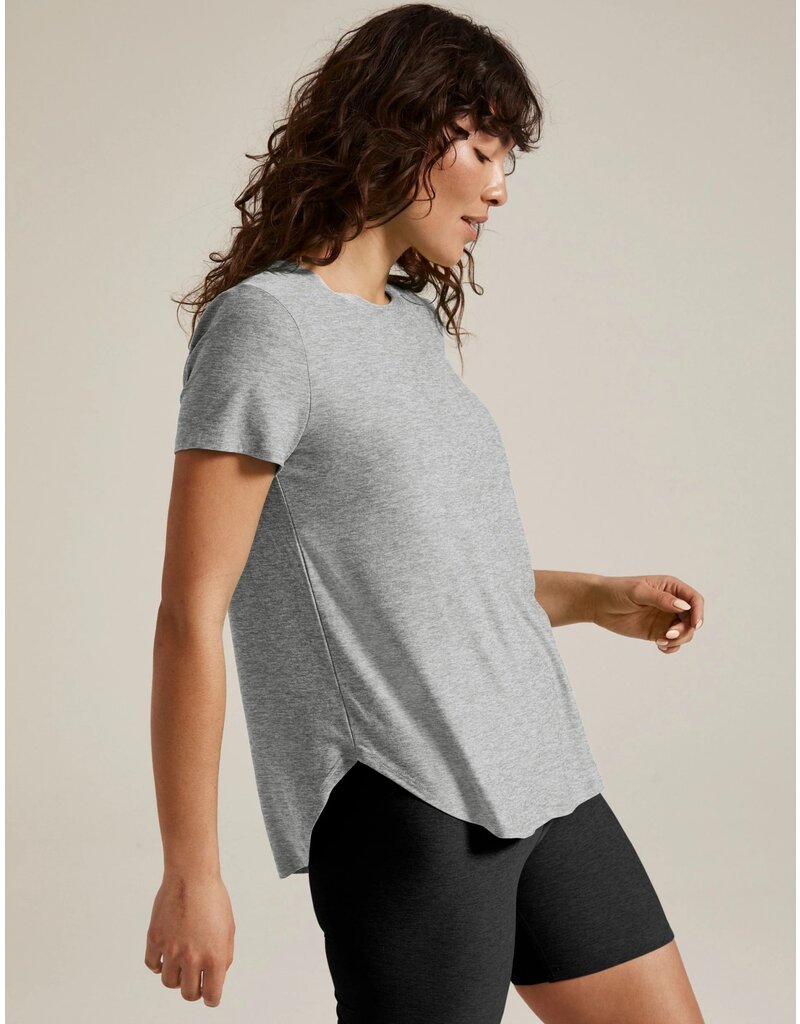 Beyond Yoga Beyond Yoga Featherweight on the Down Low Tee Silver Mist