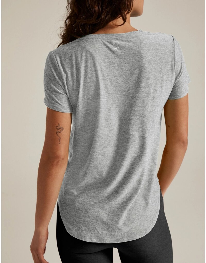 Beyond Yoga Beyond Yoga Featherweight on the Down Low Tee Silver Mist